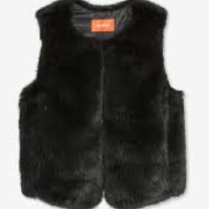 🌱Black faux fur vest